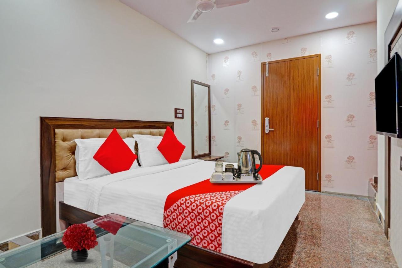 Heavens Inn Near Rasoolpura Metro Station Hyderabad Exterior foto