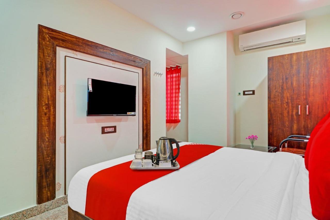 Heavens Inn Near Rasoolpura Metro Station Hyderabad Exterior foto